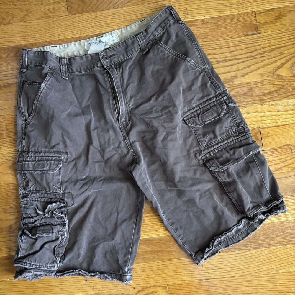 Vintage Iron Distressed Cargo Shorts Men's Skater Grunge Y2K Size 33 Brown
